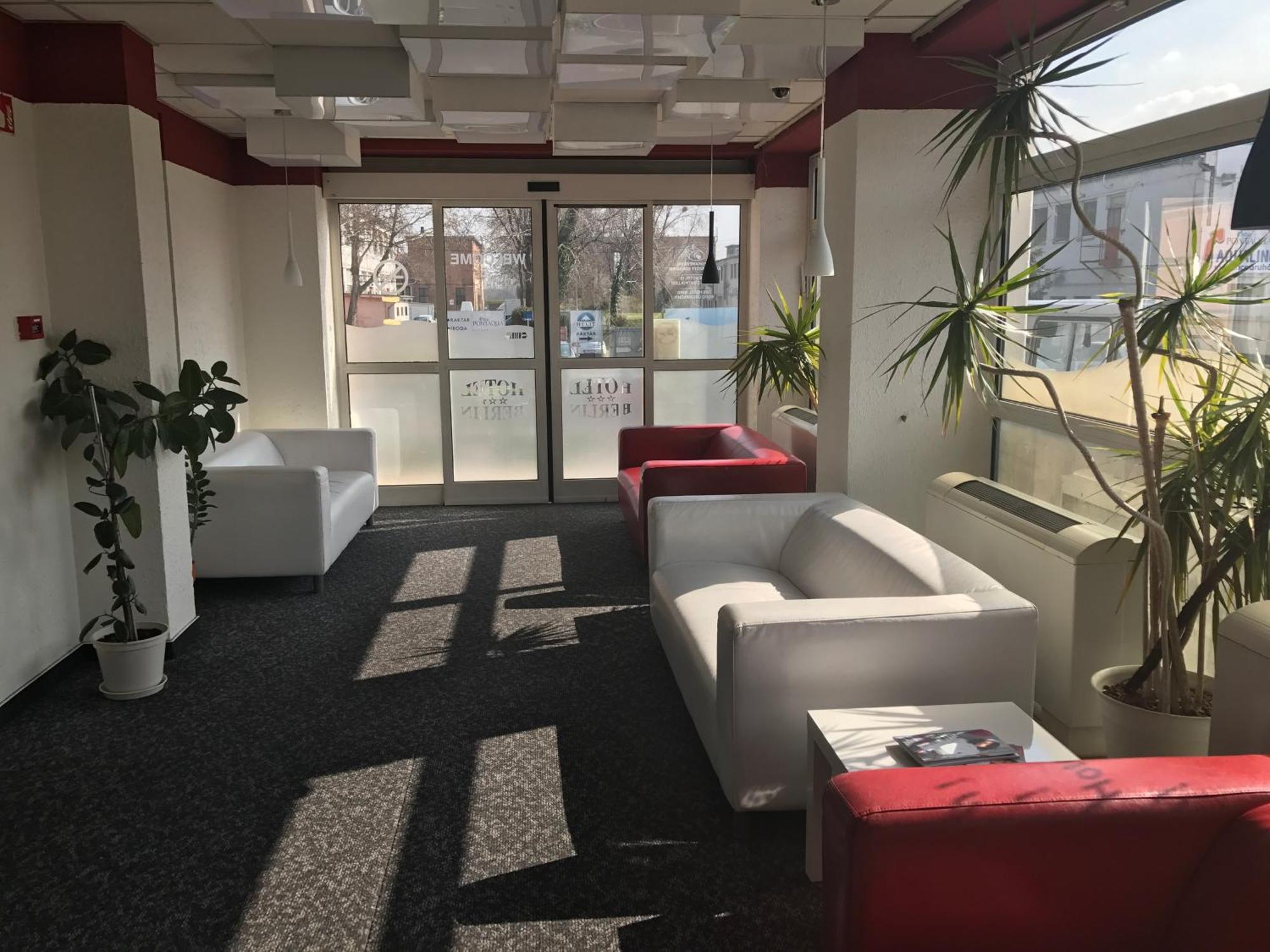 Only 15 Minutes To City Center, Free Secure Parking Budapest Exterior photo